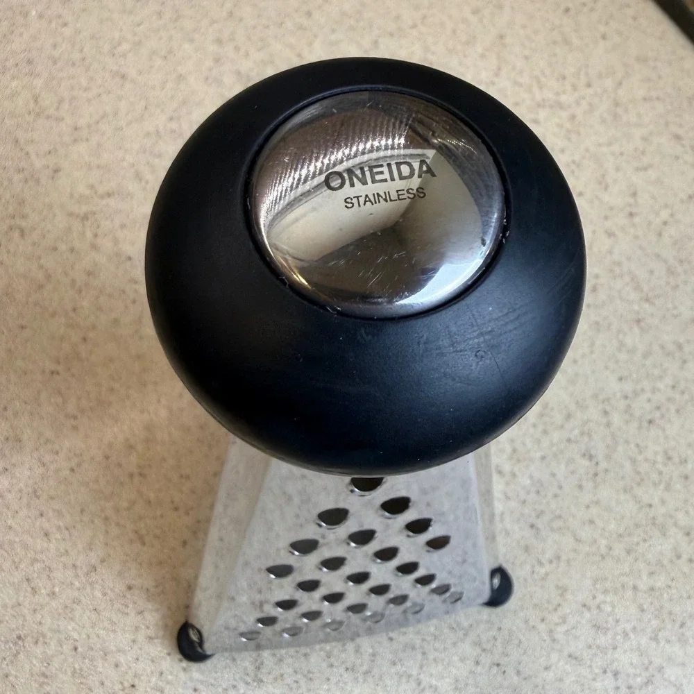 RARE Oneida Stainless Steel Triangular Box Grater Non-Slip Knob Handle 9.5
